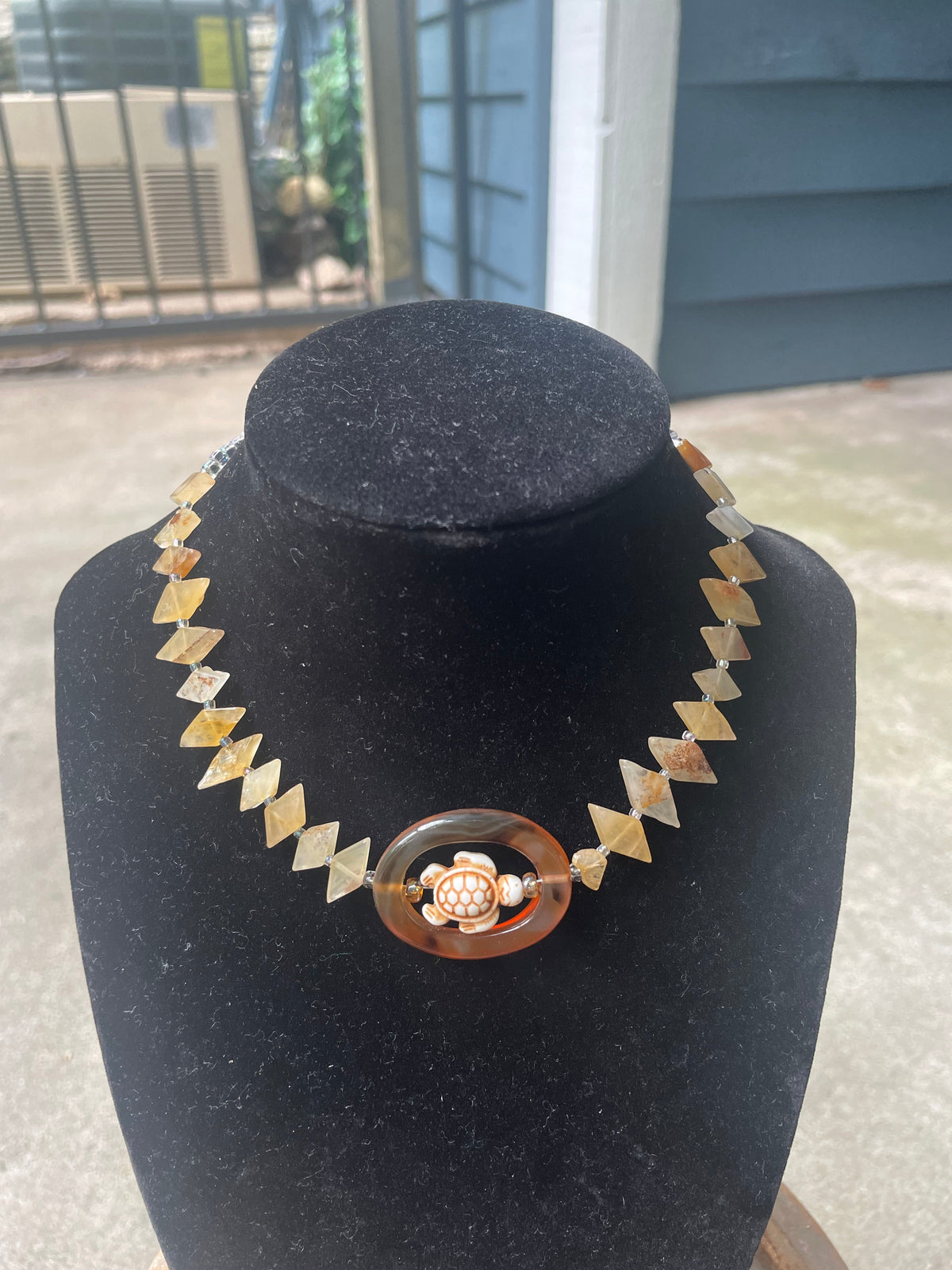ORANGE CALCITE TURTLE - CHOKER